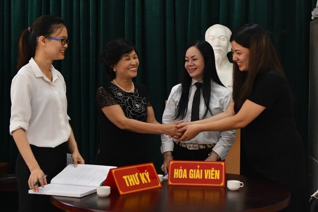 Sổ tay nghiệp vụ, kỹ năng hòa giải, đối thoại tại Tòa án - Ảnh 1. Sổ tay nghiệp vụ, kỹ năng hòa giải, đối thoại tại Tòa án - Ảnh 1.