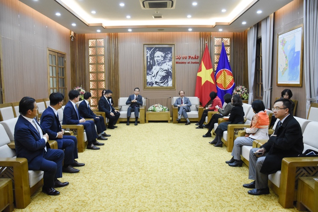 Thứ trưởng Bộ Tư pháp Phan Chí Hiếu tiếp Hiệp hội Luật sư Hàn Quốc - Ảnh 1. Thứ trưởng Bộ Tư pháp Phan Chí Hiếu tiếp Hiệp hội Luật sư Hàn Quốc - Ảnh 1.