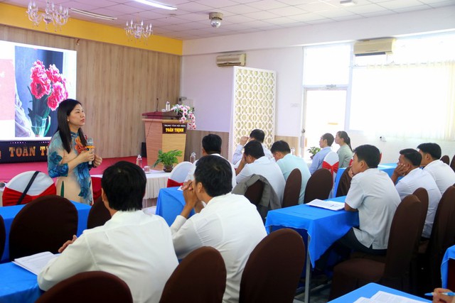 Tập huấn kỹ năng PBGDPL cho công chức tư pháp - hộ tích và tuyên truyền viên tại Sóc Trăng - Ảnh 2. Tập huấn kỹ năng PBGDPL cho công chức tư pháp - hộ tích và tuyên truyền viên tại Sóc Trăng - Ảnh 2.