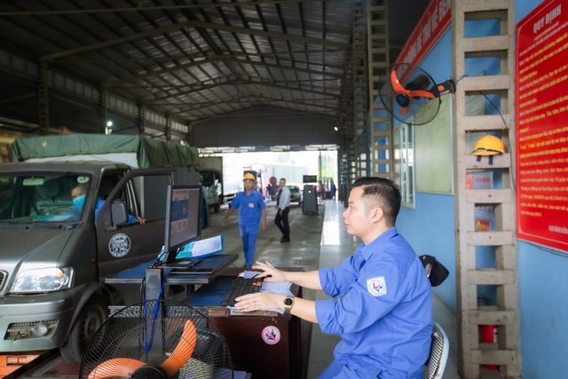Tăng cường kiểm tra, quản lý nhà nước đối với hoạt động kiểm định phương tiện giao thông đường bộ - Ảnh 1. Tăng cường kiểm tra, quản lý nhà nước đối với hoạt động kiểm định phương tiện giao thông đường bộ - Ảnh 1.