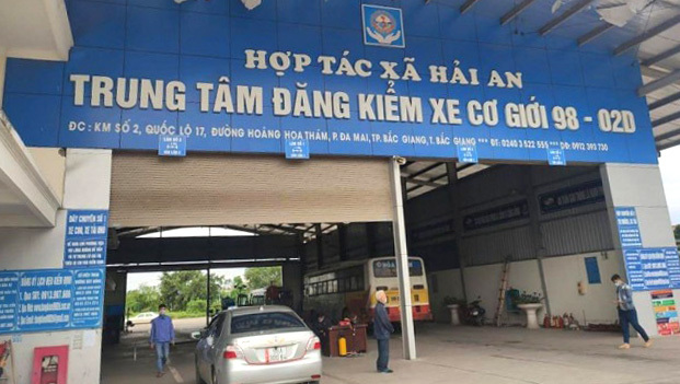 Cục Đăng kiểm Việt Nam đình chỉ hai dây chuyền đăng kiểm để lọt xe cũ nát - Ảnh 1. Cục Đăng kiểm Việt Nam đình chỉ hai dây chuyền đăng kiểm để lọt xe cũ nát - Ảnh 1.