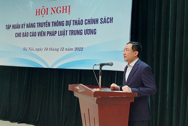 Bộ Tư pháp tập huấn kỹ năng truyền thông dự thảo chính sách cho báo cáo viên pháp luật trung ương. - Ảnh 1. Bộ Tư pháp tập huấn kỹ năng truyền thông dự thảo chính sách cho báo cáo viên pháp luật trung ương. - Ảnh 1.