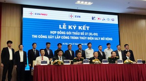 Ký kết hợp đồng gói thầu xây lắp dự án nhà máy thủy điện Ialy mở rộng