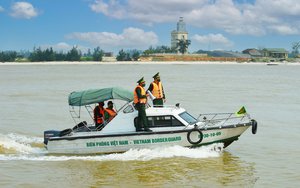 Miền Trung đấu tranh chống buôn lậu trên tuyến biên giới dịp cuối năm