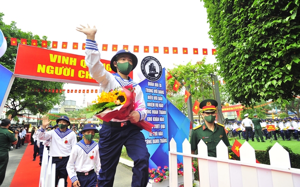 Bộ Tư lệnh TPHCM hiệp đồng giao, nhận quân năm 2023