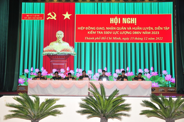 Bộ Tư lệnh TPHCM hiệp đồng giao, nhận quân năm 2023 - Ảnh 2. Bộ Tư lệnh TPHCM hiệp đồng giao, nhận quân năm 2023 - Ảnh 2.