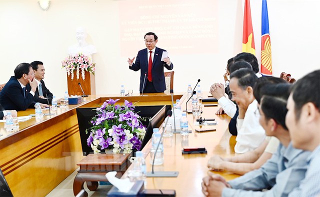 TPHCM cùng hỗ trợ, chăm lo cộng đồng người Việt Nam tại Campuchia - Ảnh 1. TPHCM cùng hỗ trợ, chăm lo cộng đồng người Việt Nam tại Campuchia - Ảnh 1.