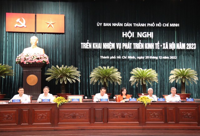 TPHCM triển khai nhiệm vụ phát triển kinh tế-xã hội cho năm bản lề 2023 - Ảnh 2. TPHCM triển khai nhiệm vụ phát triển kinh tế-xã hội cho năm bản lề 2023 - Ảnh 2.