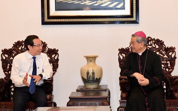 Bí thư Thành ủy chúc mừng Giáng sinh tại Tòa Tổng Giám mục Tổng Giáo phận TPHCM