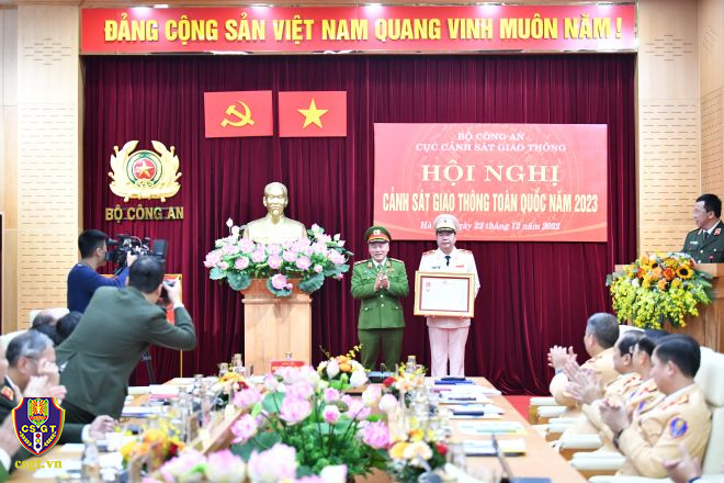 Lấy người dân làm trung tâm, chủ thể, mục tiêu, động lực, nguồn lực trong công tác đảm bảo TTATGT