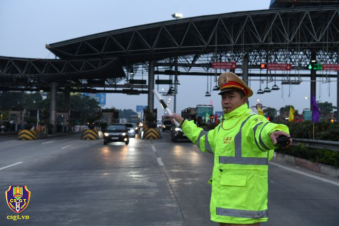 Lực lượng CSGT đảm bảo TTATGT trên các tuyến giao thông