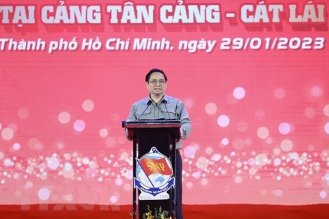 Thủ tướng dự Lễ phát lệnh ra quân sản xuất đầu năm tại cảng Tân Cảng