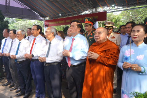 Đoàn lãnh đạo Đảng, Nhà nước và TP.HCM tưởng niệm và tri ân đồng chí Huỳnh Tấn Phát