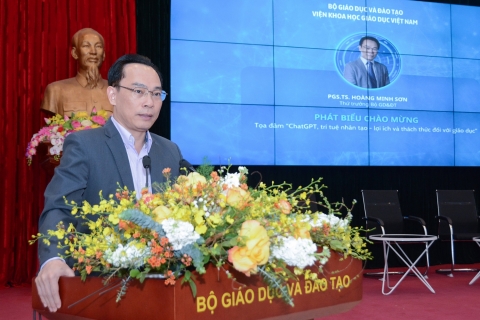 Thứ trưởng Bộ Giáo dục và Đào tạo Hoàng Minh Sơn: Cách tốt nhất để hiểu ChatGPT chính là dùng nó