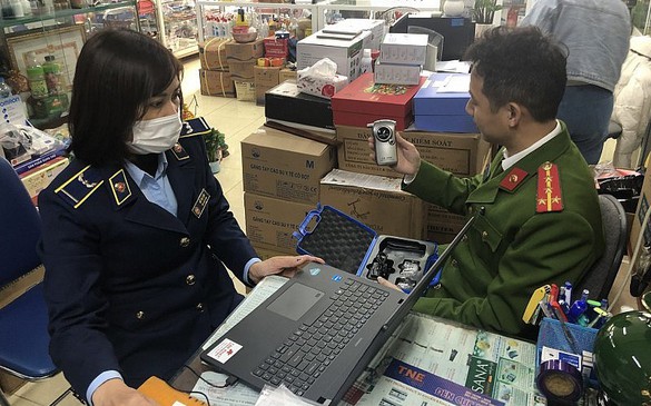 Phát hiện sai phạm trong kinh doanh thiết bị đo nồng độ cồn