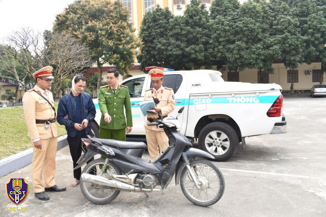 CSGT bắt đối tượng cướp giật tài sản sau khi mới ra tù được 10 ngày