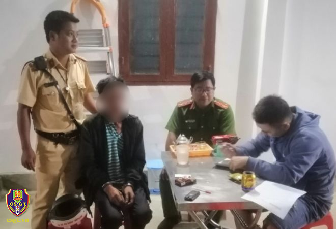 Phát hiện bắt giữ 01 trường hợp điều khiển xe dương tính với ma túy