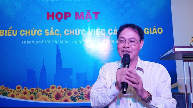 Họp mặt các chức sắc, chức việc tôn giáo trên địa bàn