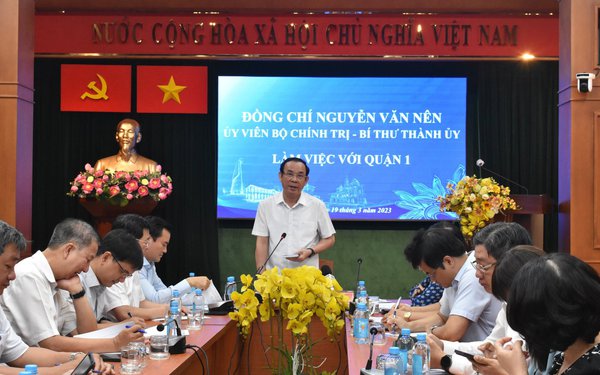 Xây dựng nhà vệ sinh công cộng là việc quan trọng, thiết yếu