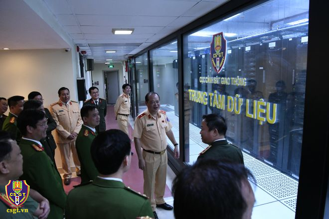 Lớp bồi dường Học viện chính trị CAND học tập thực tế tại Cục CSGT