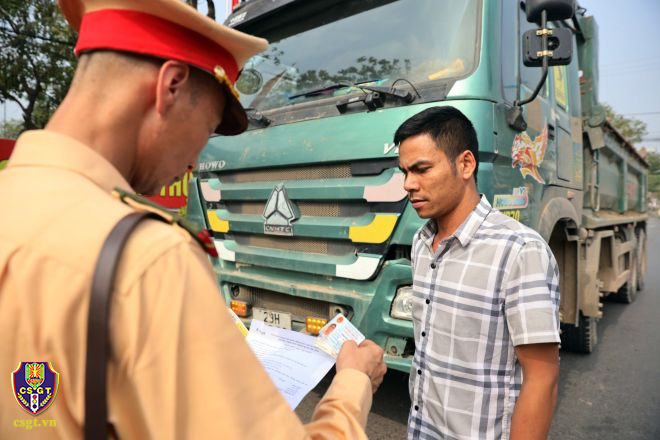 Kiên quyết xử lý xe quá tải  vùng ngoại ô