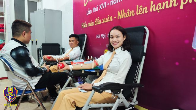 Đoàn cơ sở Phòng Hướng dẫn và tổ chức bảo đảm TTATGT đường sắt sôi nổi hoạt động trào mừng ngày thành lập Đoàn