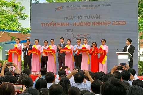 Hàng ngàn học sinh được được tư vấn hướng nghiệp tại TDTU Destination 2023