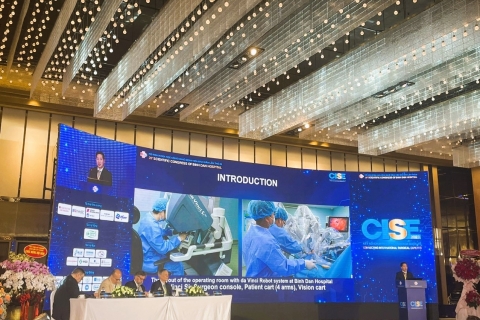 Bệnh viện Bình Dân thực hiện trung bình 1.800 ca phẫu thuật robot trong 6 năm