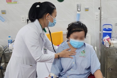 Uống thuốc giảm cân 450 ngàn/hộp, máu chứa dịch trắng như sữa