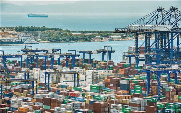Eurozone: Tránh được suy thoái trong gang tấc