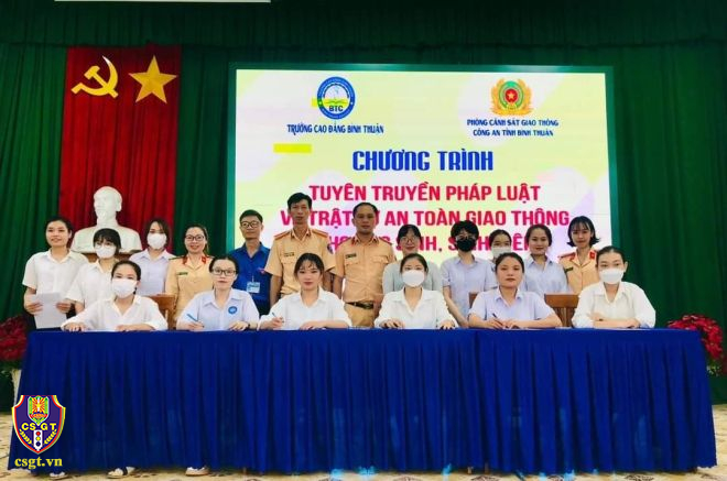 Phổ biến kiến thức pháp luật Giao thông đường bộ cho sinh viên Trường Cao đẳng Bình Thuận
