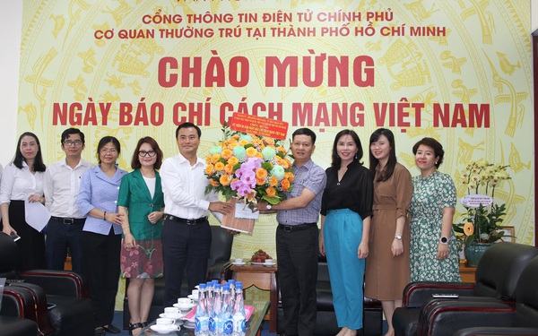 Lãnh đạo TPHCM thăm, chúc mừng Báo điện tử Chính phủ