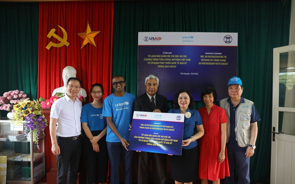 Cung cấp 590 tủ lạnh bảo quản vaccine cho các xã khó khăn