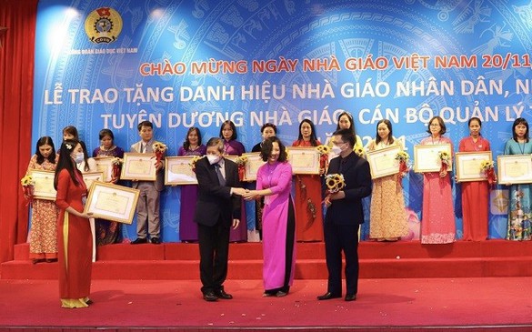 “Nhà giáo nhân dân” phải đáp ứng tiêu chuẩn, điều kiện nào?