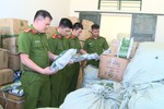 Hàng tấn nguyên liệu giả làm trà sữa bị phát hiện