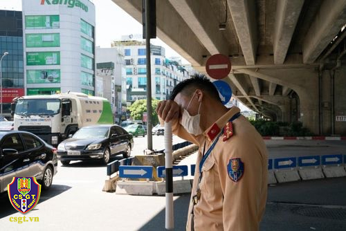 CSGT Hà Nội đảm bảo trật tự giao thông giữa những ngày nắng nóng
