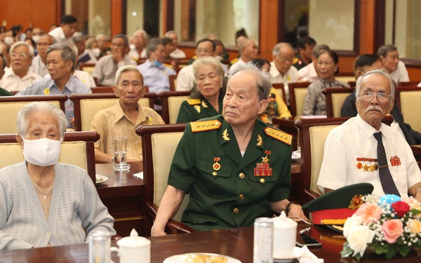 'Ngày ấy, chúng tôi cầm súng không phải để được tuyên dương anh hùng'