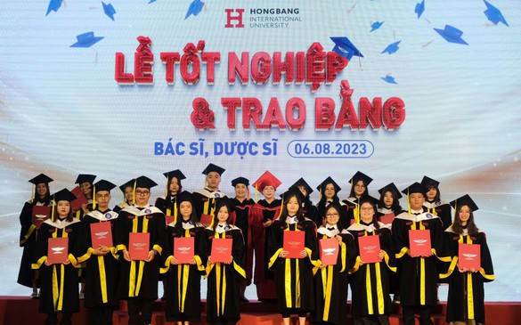 HIU tổ chức lễ tốt nghiệp khóa bác sĩ răng hàm mặt đầu tiên